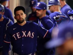 Rangers lançam forte lançamento inicial para revanche vs.