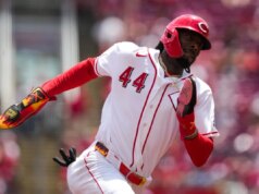 Reds SS Elly De La Cruz (músculo posterior da coxa) sai e fará exame de ressonância magnética