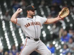 Mariners trocam pelo veterano infielder dos Giants, Buddy Kennedy
