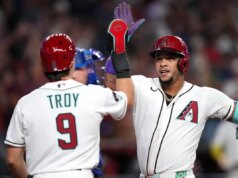 Grandes jogadas dão impulso aos D-backs no confronto contra os Dodgers