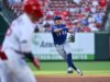 Rangers marcam 3 corridas na 9ª entrada para subjugar Cardinals