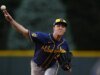Purple-hot Phillies são o próximo teste para o ás dos Brewers, Jacob Misiorowski