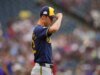 Jacob Misiorowski, dos Brewers, bate recorde de velocidade de arremesso contra as Montanhas Rochosas