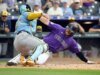Brewers acertam 10 rebatidas extra-base na derrota nas Montanhas Rochosas