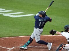 Grand Slam na quinta entrada de Josh Naylor leva Mariners sobre Orioles