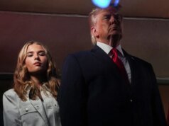 Presidente Trump vaiado enquanto participava do terceiro jogo das finais da NBA em Nova York