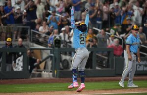 Resumo da MLB: Brewers derrotam A’s 15-14 em 12 entradas em Las Vegas