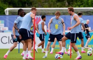 Equipamento roubado antes da partida de abertura da Inglaterra na Copa do Mundo