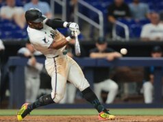 Otto Lopez contribui cedo e frequentemente na vitória dos Marlins sobre os D-backs