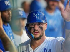 Royals 1B Vinnie Pasquantino (mão) sai vs.