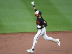 Orioles derrotam Mariners com noite eficiente na base