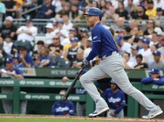 Shohei Ohtani homenageia e sai machucado enquanto os Dodgers derrotam os Pirates