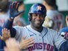 Yordan Alvarez, do Astros, acerta residence run de 2 corridas e bate no primeiro inning
