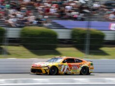 Denny Hamlin soma 3 vitórias consecutivas e conquista o 8º título da carreira em Pocono
