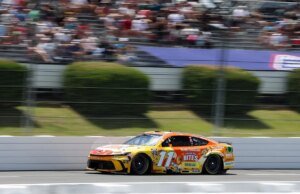 Denny Hamlin soma 3 vitórias consecutivas e conquista o 8º título da carreira em Pocono