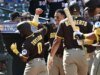 Padres acerta cinco HRs enquanto derrota Orioles