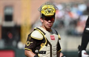 Padres colocam C Freddy Fermin em concussão IL