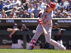 Cardinals buscam varredura contra Padres em dificuldades