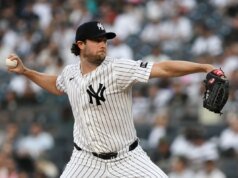 Os Yankees em dificuldades tentam encerrar a tentativa do Purple Sox pela terceira vitória consecutiva em casa