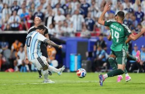 Lionel Messi faz três gols e iguala marca de gols de todos os tempos em Copas do Mundo