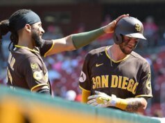 O ressurgimento ofensivo otimista dos Padres continuará contra o Rangers