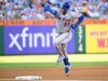 Juan Soto homenageia duas vezes para liderar o Mets sobre o Phillies