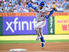 Juan Soto homenageia duas vezes para liderar o Mets sobre o Phillies
