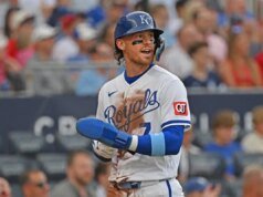 Royals SS Bobby Witt Jr. sai mais cedo com desconforto no joelho contra Cardinals