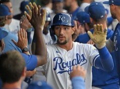 Royals acelera as cartas, mas vê Bobby Witt Jr. sair do jogo