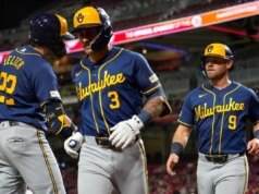 Brewers aproveitam o ataque criativo para a revanche contra os Reds
