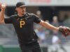 Pirates SS Konnor Griffin (braço) de volta de IL, liderando contra Reds