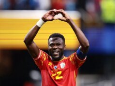 Aumento tardio leva a RD Congo ao Uzbequistão e à fase a eliminar