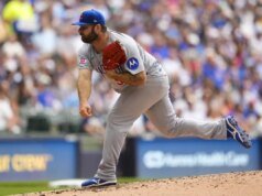 Os Cubs têm sucesso através de uma quantidade de substitutos, enquanto os titulares dos Padres são inconsistentes