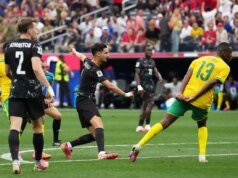 Canadá conquista a primeira vitória por nocaute no gol nos acréscimos contra a África do Sul