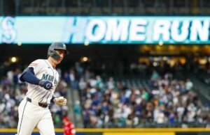 Cole Younger (2 HRs), George Kirby (8 IP) guiam os Mariners além dos Anjos