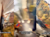 Mulher supostamente sufocou passageiro do metrô e gritou comentários anti-semitas em ataque capturado em vídeo: polícia