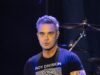 Robbie Williams e Olly Murs entre estrelas compartilhando entusiasmo sobre o jogo da Inglaterra