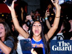 O êxtase e o caos tomam conta da cidade de Nova York depois que os Knicks conquistam o tão almejado título da NBA – em fotos