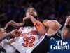 O técnico do Knicks, Mike Brown, irritado com as faltas após a derrota no jogo 3: ‘Nunca pensei que veria isso’