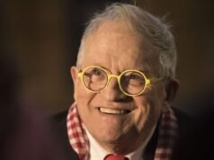 O funeral de David Hockney acontece em explicit com apenas duas pessoas presentes