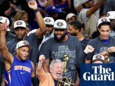 O proprietário do New York Knicks, James Dolan, pediu aos jogadores que se abstivessem de sexo durante a corrida pelo título