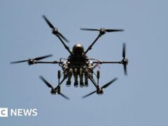 Sete mortos em ataque de drone a ônibus em parte da Ucrânia controlada pela Rússia