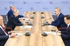 Num mundo de acessos de raiva políticos, Türkiye e Rússia falam como adultos