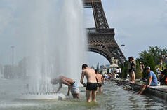 Casas funerárias sobrecarregadas em meio à onda de calor na França