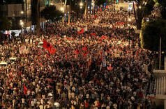 Vários protestos, uma exigência: o primeiro-ministro da Albânia deve sair (VÍDEO)