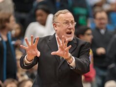 O técnico de basquete do Corridor da Fama, Rick Adelman, morre aos 79 anos