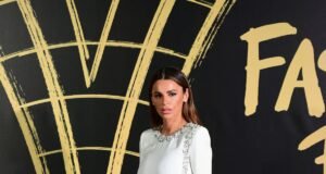 Misse Beqiri posta foto apaixonada com Jake Corridor antes de seu funeral