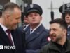 Zelensky sob pressão para acabar com a disputa com a Polônia sobre o nome da unidade do exército na 2ª Guerra Mundial