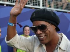 Ronaldinho reprisou o serviço aos 46 anos