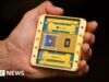 Microsoft diz que novo chip quântico é 1.000 vezes mais confiável que seu antecessor